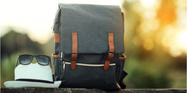 Plecak z klapką – dlaczego warto go mieć?