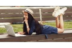 Plecak na tablet i małego laptopa – jaki wybrać, aby był wygodny i bezpieczny?